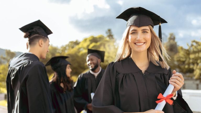 When Should I Start Looking for College Scholarships